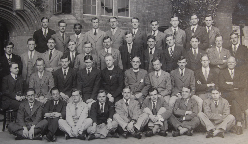 Photograph of students taken by T K Shen 1930